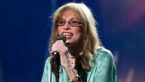 Singer Carly Simon reveals Parkinson's disease and cancer diagnoses