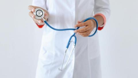 Skeptics voice concerns about access to doctors in Quebec's newest health bill