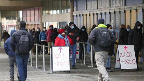 Toronto doctor stripped of licence for writing improper COVID-19 exemptions