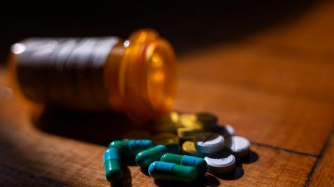Trump threatens 100% tariffs on drugmakers who aren't building US plants