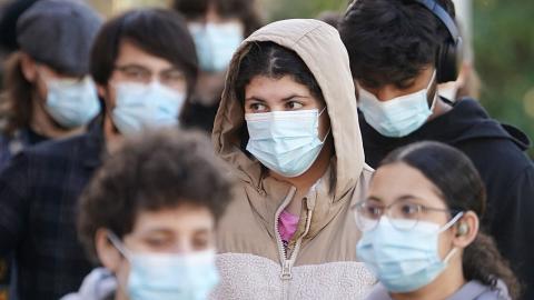 U.K. meningitis outbreak worsens, chief medical advisor calls it 'unprecedented'