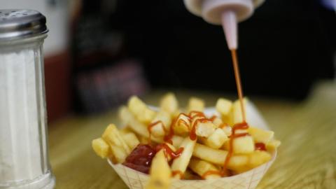 Ultra-processed foods are particularly dangerous after cancer: study