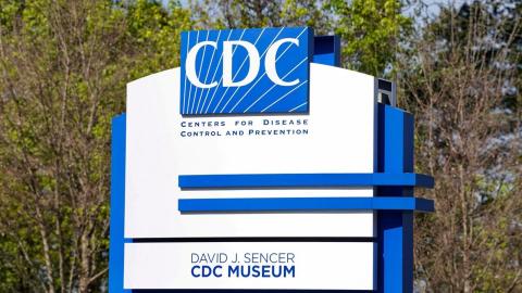 U.S. doctor tests positive for Ebola, CDC says