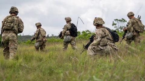 US military races to vaccinate new recruits before flu shots expire