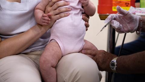 Without evidence, FDA official claims 10 children's deaths due to COVID vaccine