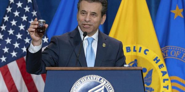 FDA to offer faster drug reviews to companies promoting 'national priorities'